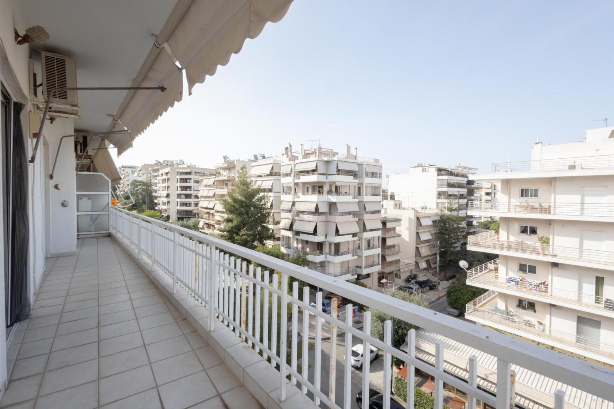 A Luxury & Comfortable Apt In Атина Екстериор снимка