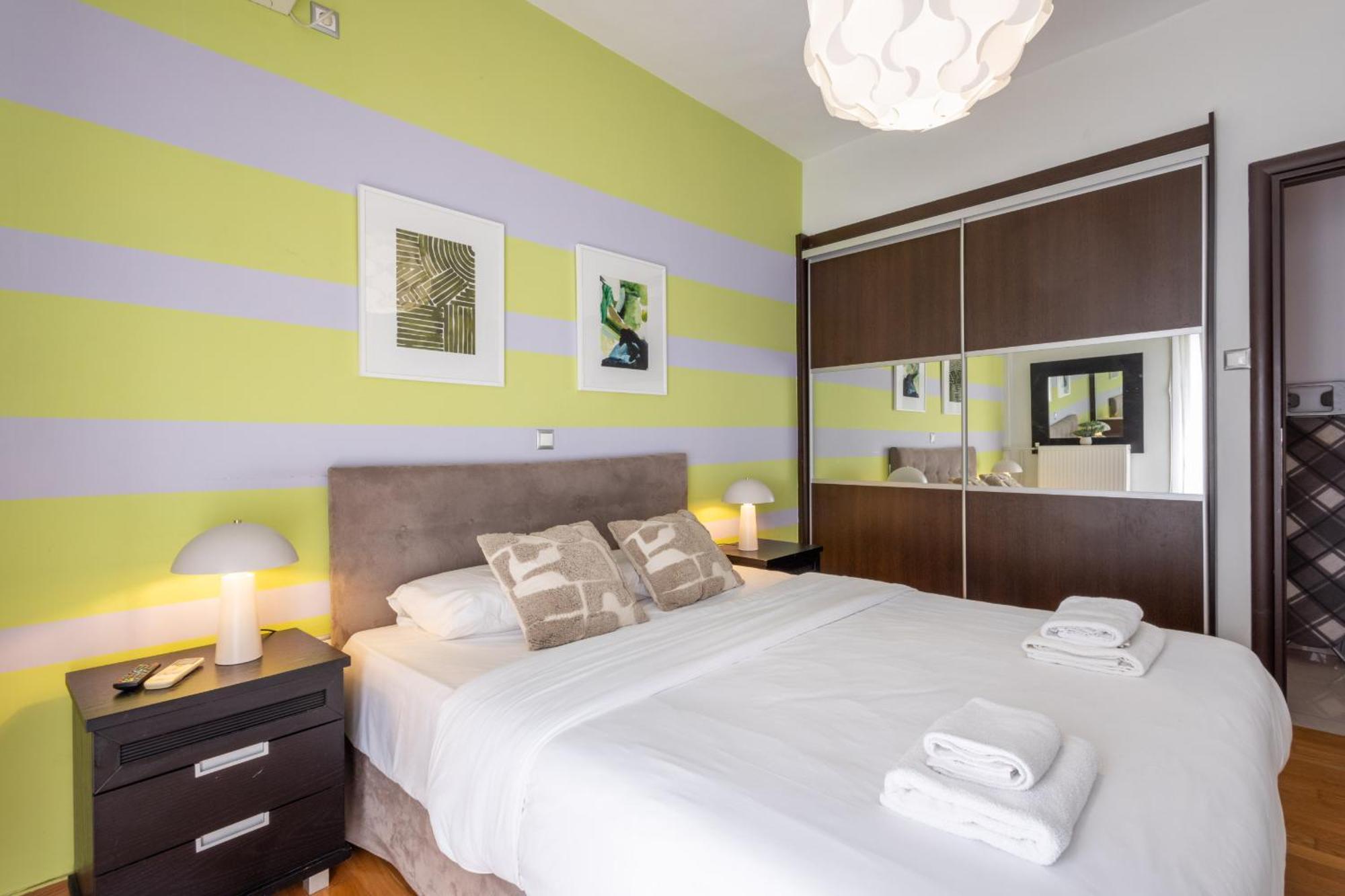 A Luxury & Comfortable Apt In Атина Екстериор снимка