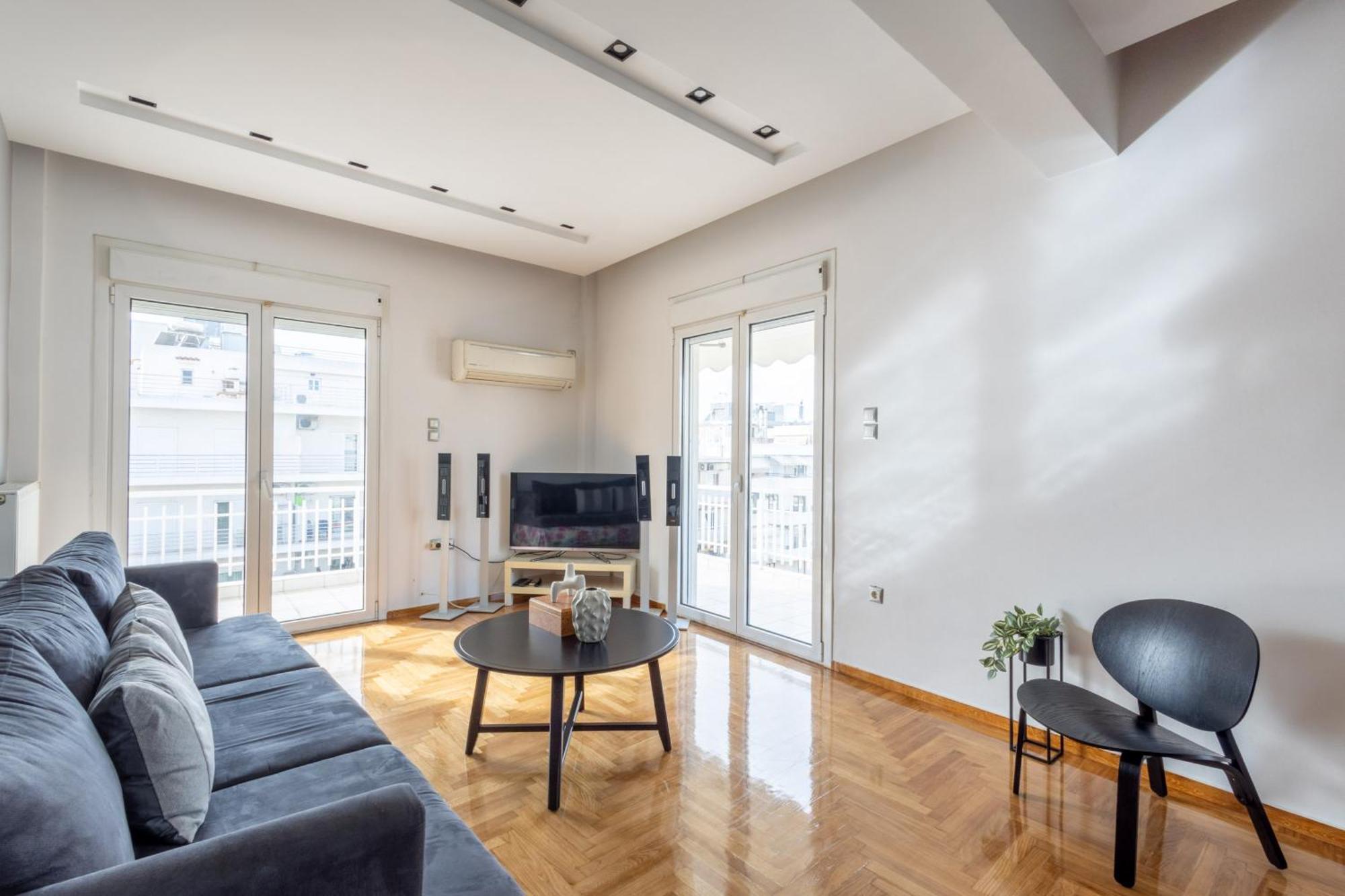 A Luxury & Comfortable Apt In Атина Екстериор снимка