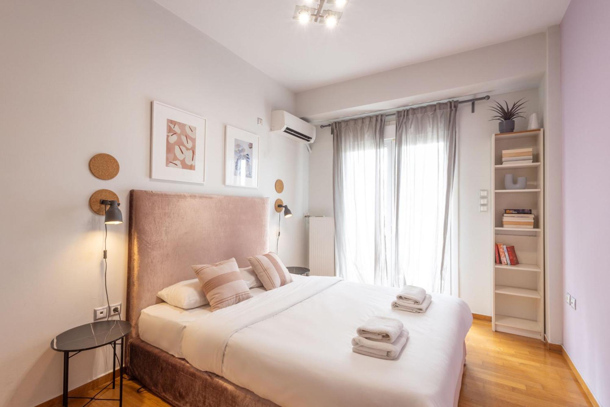 A Luxury & Comfortable Apt In Атина Екстериор снимка