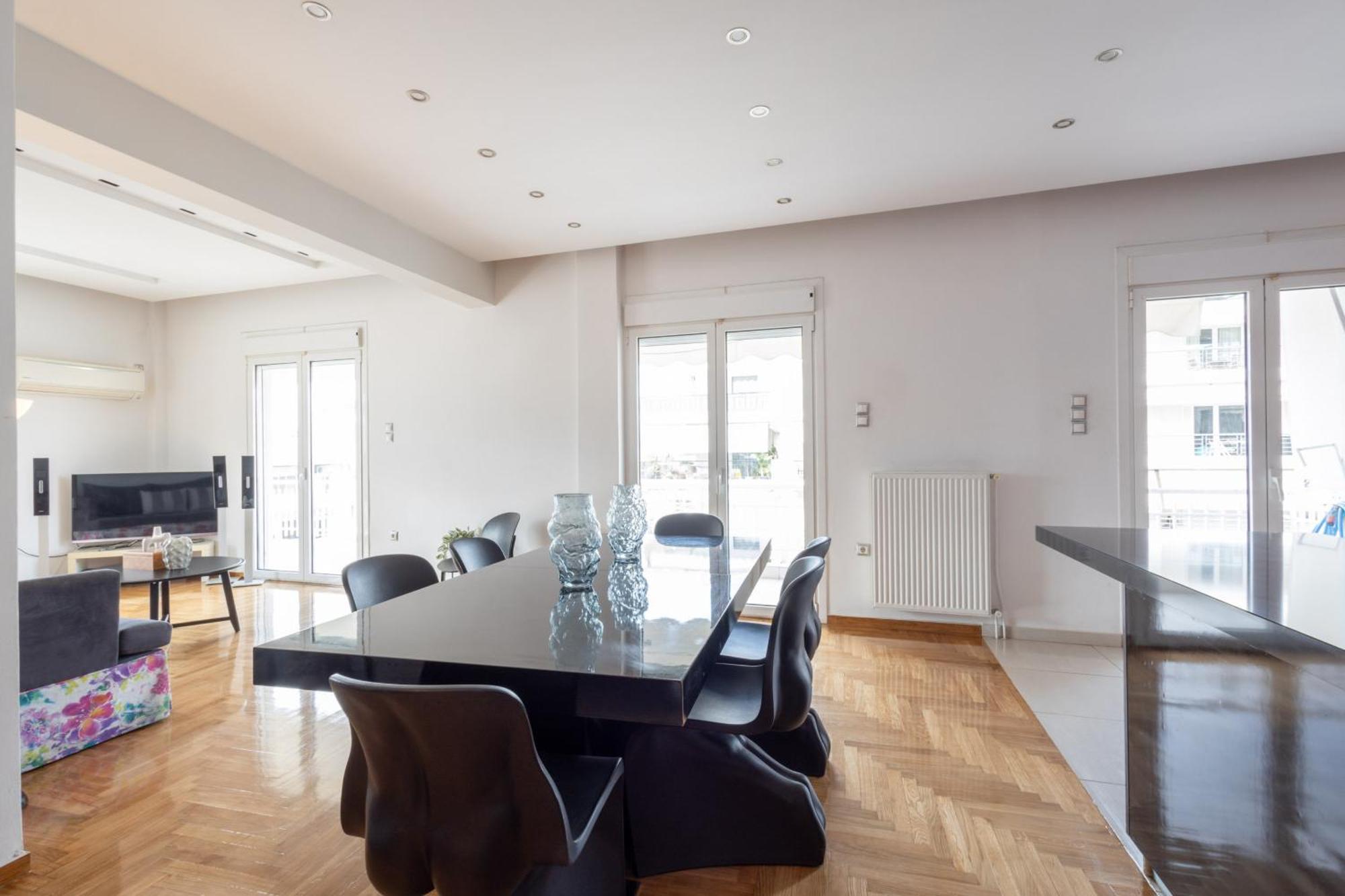 A Luxury & Comfortable Apt In Атина Екстериор снимка