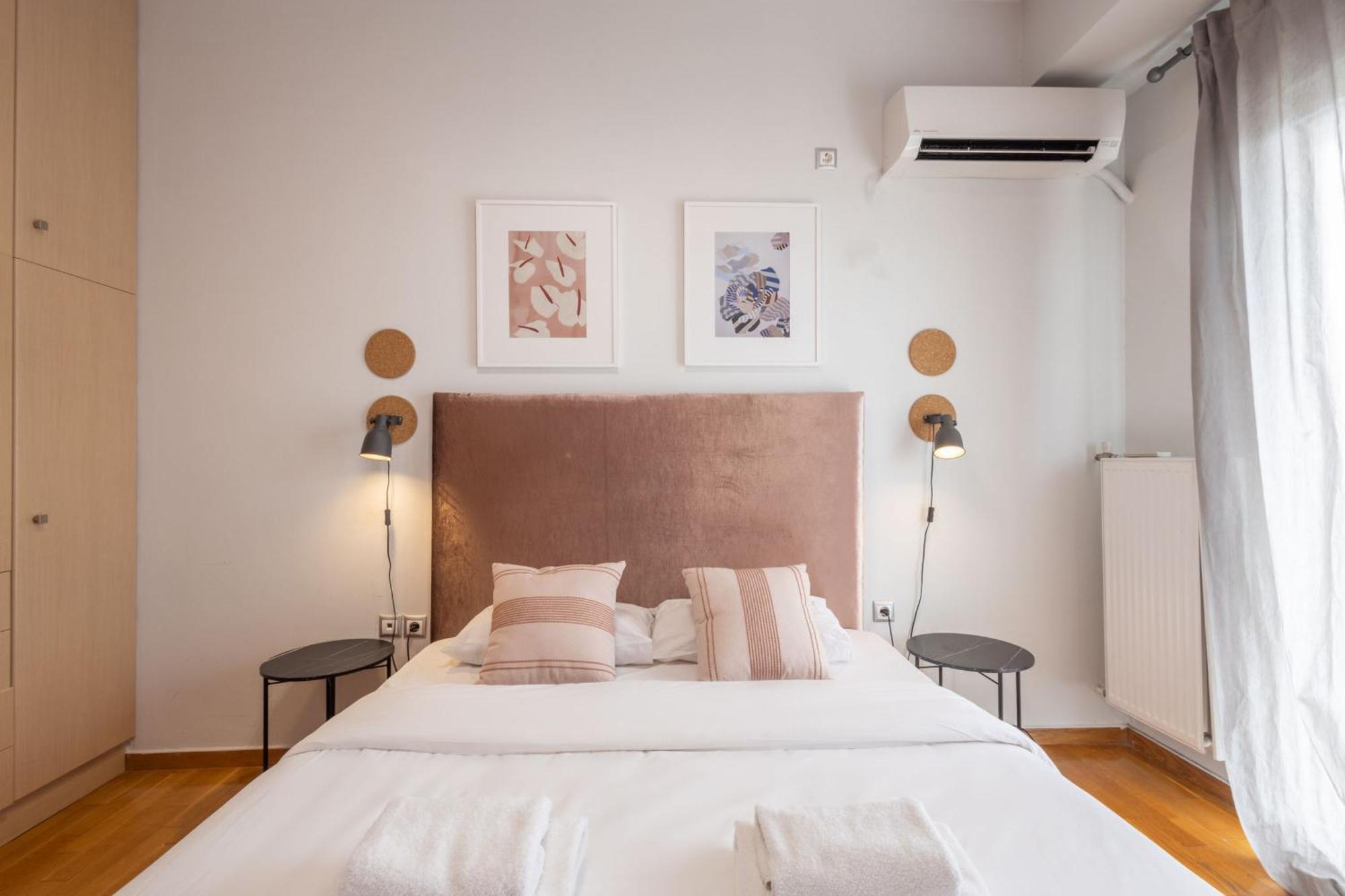 A Luxury & Comfortable Apt In Атина Екстериор снимка
